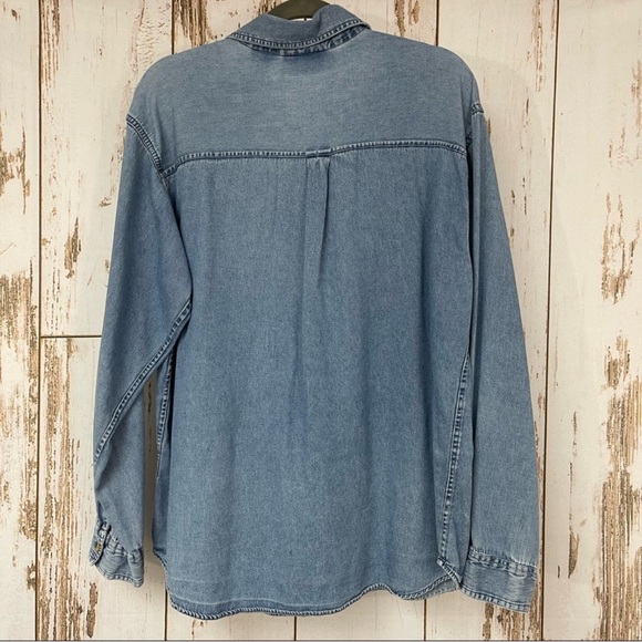 Casey & Max. Embroidered Chambray Button Down Shirt. Size Medium. Good used cond - Picture 5 of 6